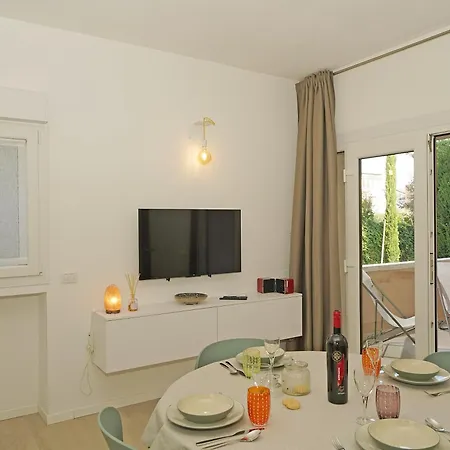 Апартаменты Splendido Nido Madonnina D12 *